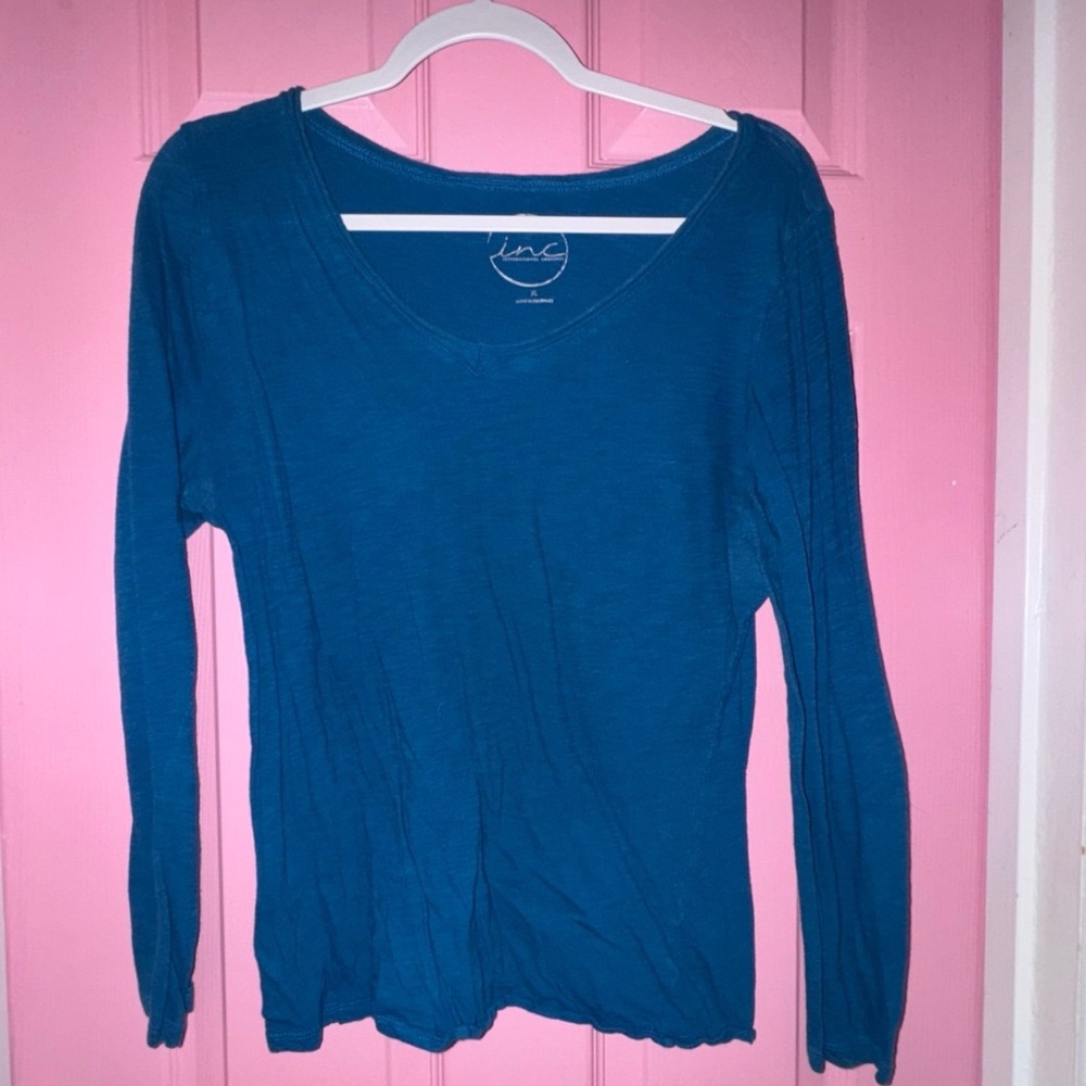 Inc international concepts 
Blue long sleeve 
Sizes 12-14
Stretchy